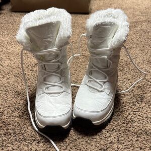 Cozy White Winter Boots for Women